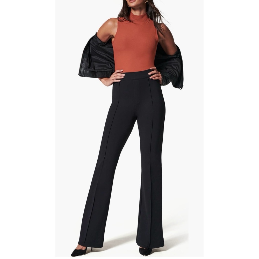 SPANX®
SPANXsmooth™
PerfectFit Ponte Flare
Pants Size Large